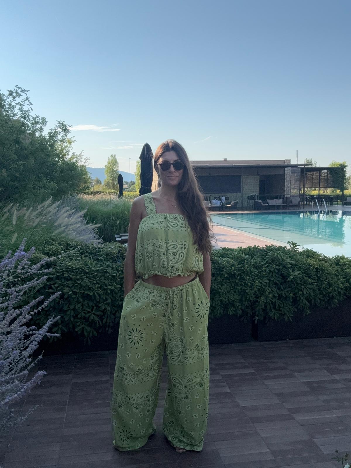 Top Paisley Green