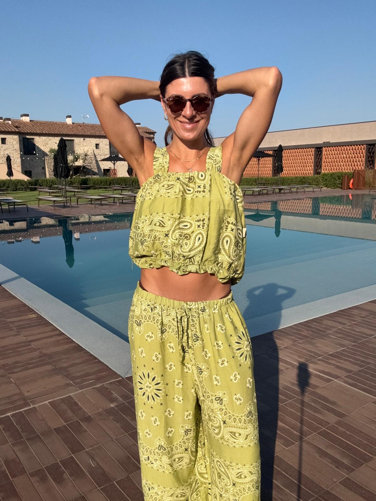 Top Paisley Green