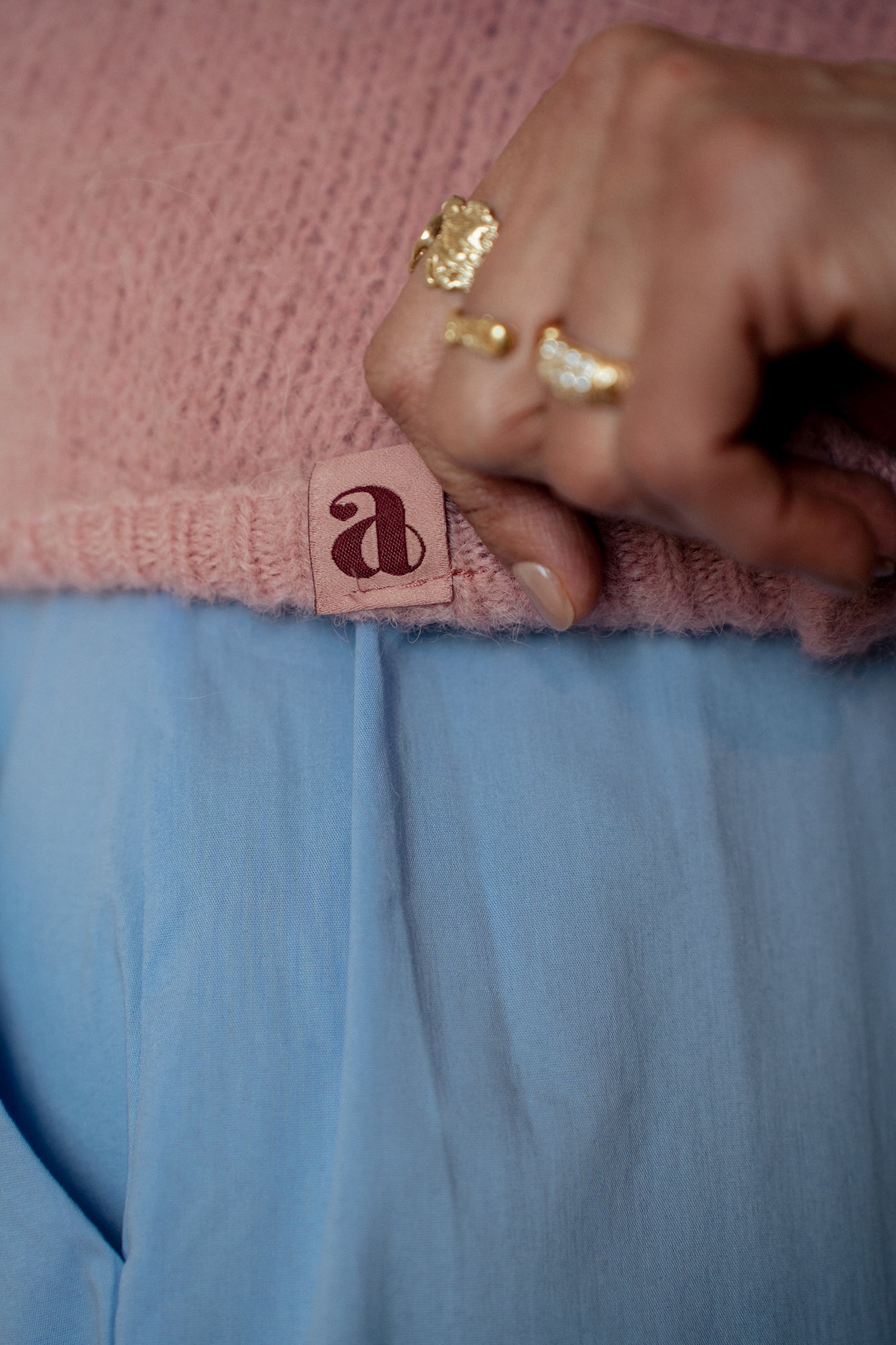 Sweter Pure Rose Limited Logo